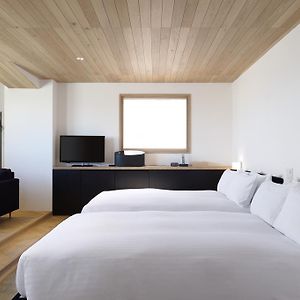 Contemporary Room 705 Non-Smoking